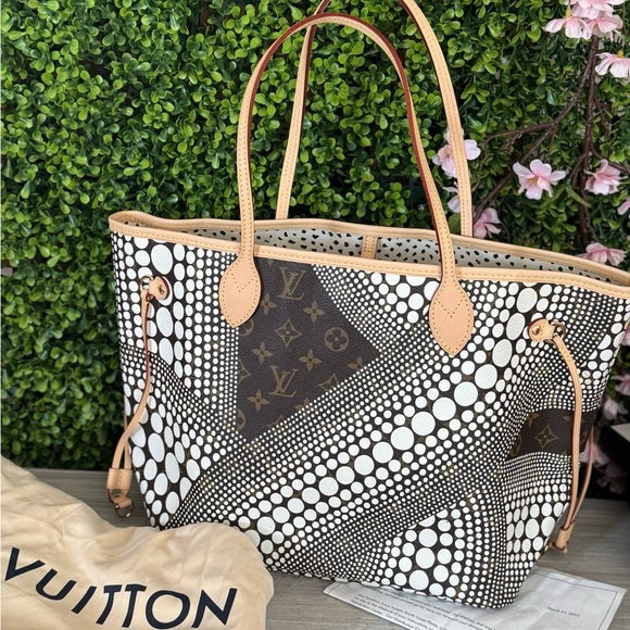 Louis Vuitton Handbags - Louis Vuitton Pre-Owned Yayoi Kusama 2012 MM Monogram Never Full MM